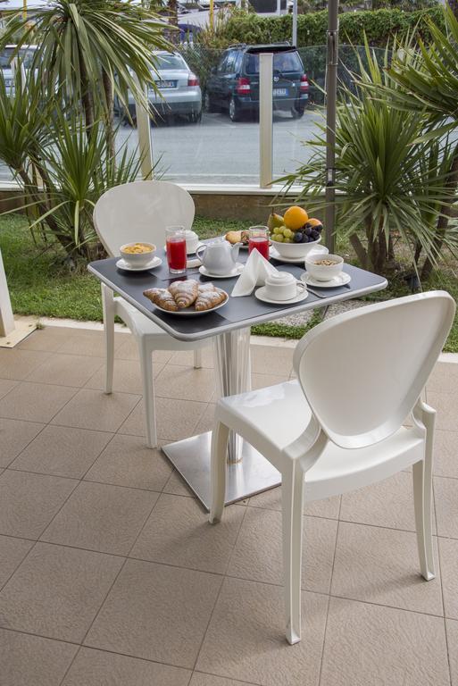 Hotel Vela D'Oro Riccione Zewnętrze zdjęcie